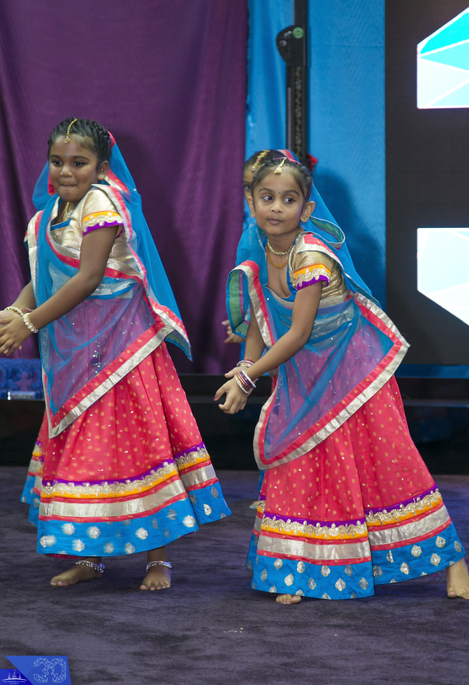 95 copy - ©1987-2017 SKS Swaminarayan Temple East London